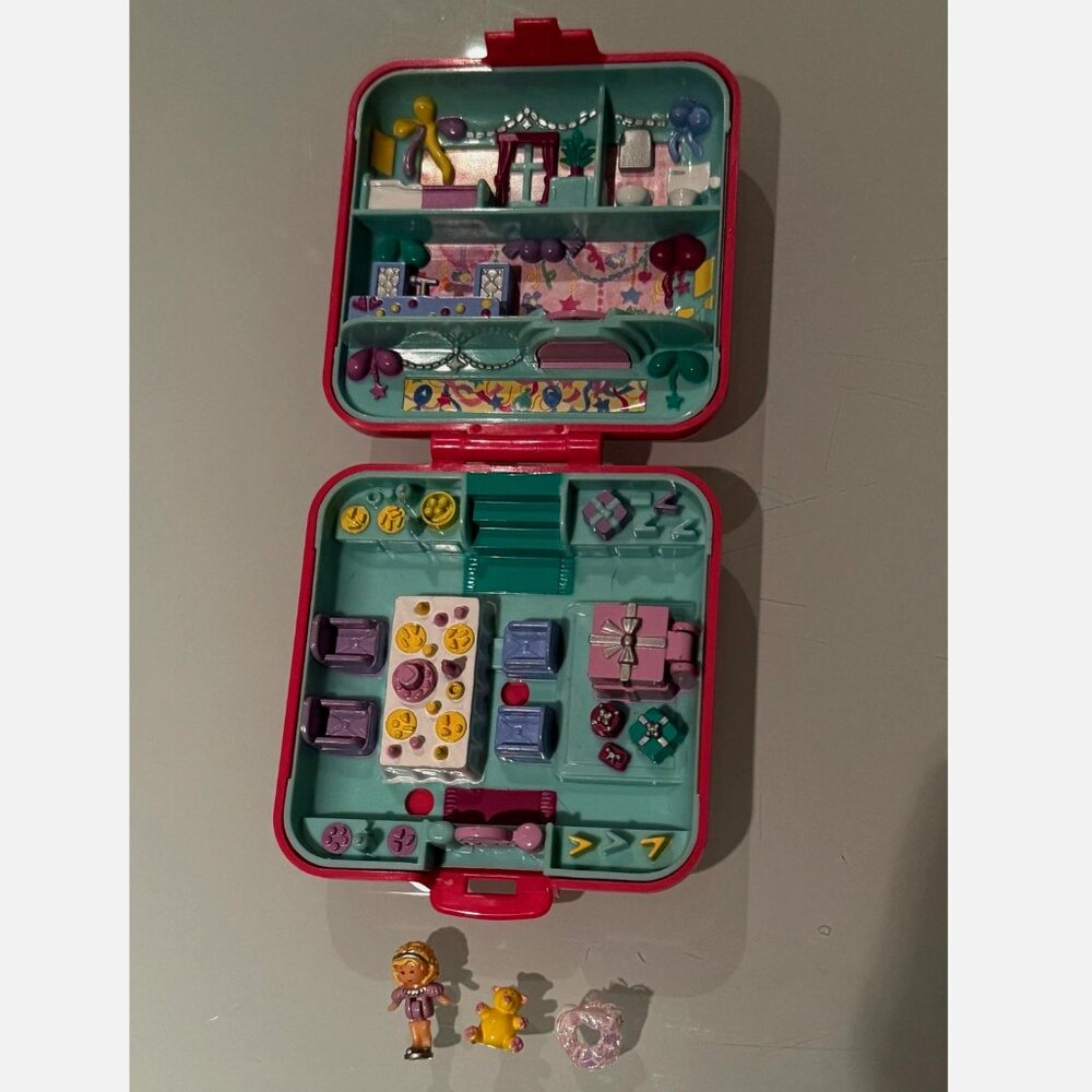 Polly Pocket Partytime Surprise Birthday COMPLETE Bluebird Vintage 1989 Figure